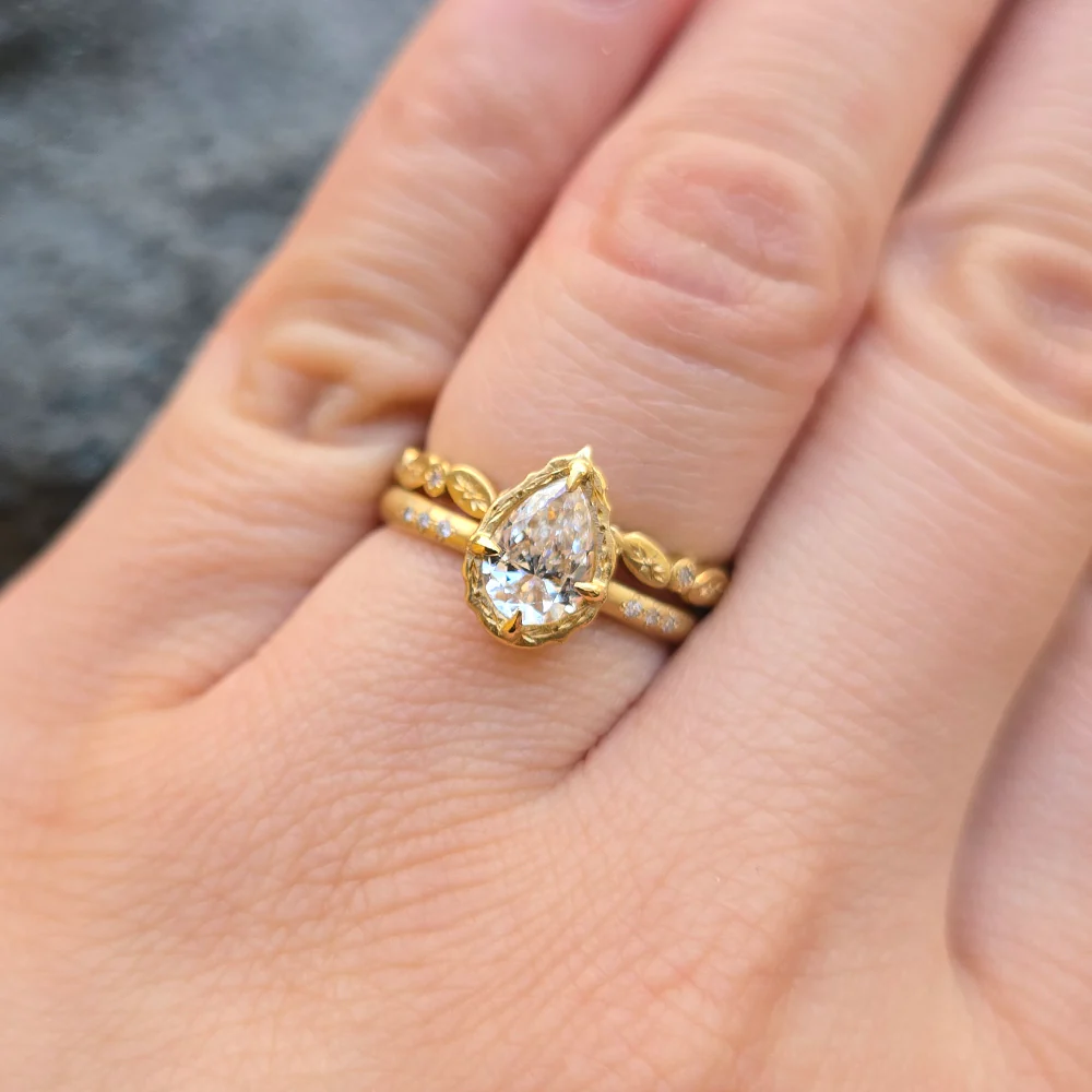 Diamond Oval & Circle Gold Band - "Starstruck" - Image 6