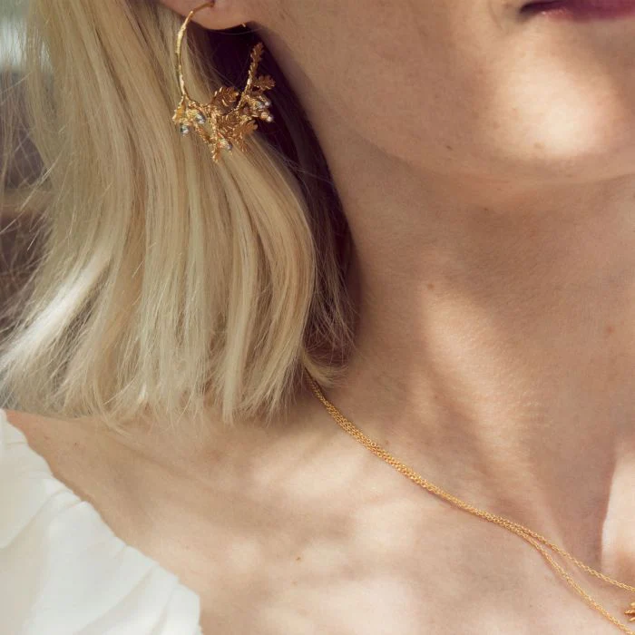 Oak Leaf & Acorn Hoop Earrings in Vermeil - Image 4